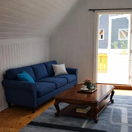 Apartament Andre Etasje, Hjemmekoselig Og Sentral