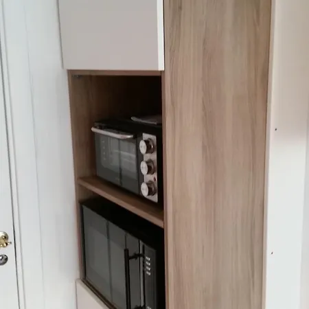 Andre Etasje, Hjemmekoselig Og Sentral Apartament