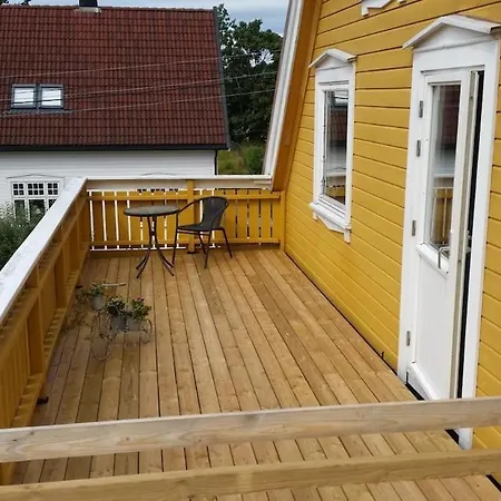 Lägenhet Andre Etasje, Hjemmekoselig Og Sentral *