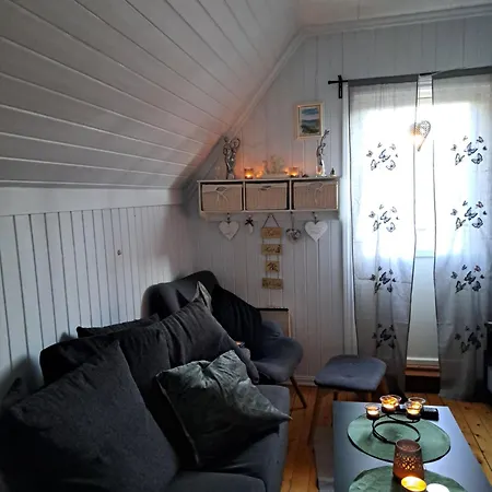 Apartament Andre Etasje, Hjemmekoselig Og Sentral *