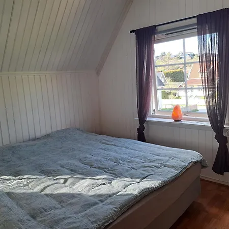 Apartament Andre Etasje, Hjemmekoselig Og Sentral