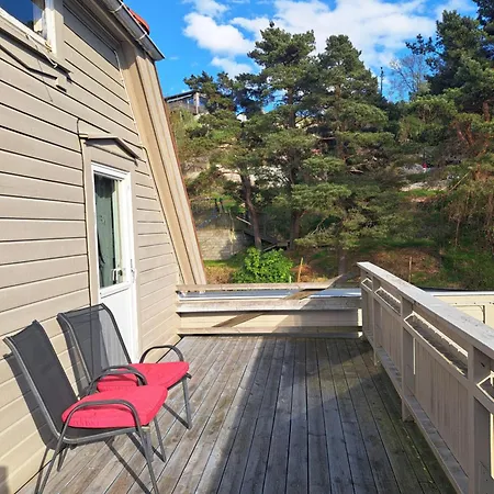 Andre Etasje, Hjemmekoselig Og Sentral Apartament