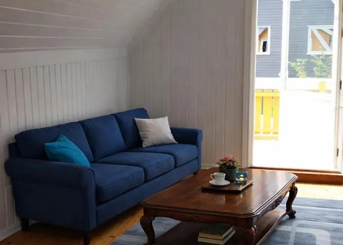 Lägenhet Andre Etasje, Hjemmekoselig Og Sentral